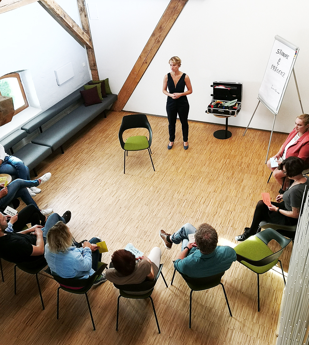 Unternehmensseminar_Stimme_präsenz Unternehmensseminar_Stimme_präsenz